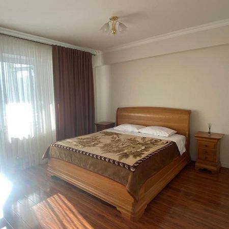 Appartement Avec 2 Chambres En Centre Ville Кишинев Екстериор снимка